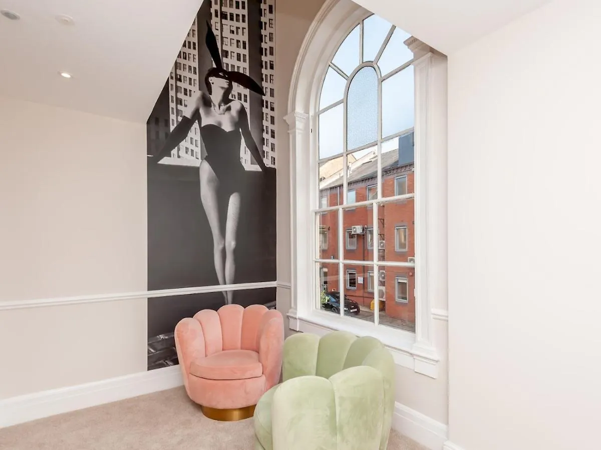 Luxury Pad Leeds Centre With Hot Tub Pass The Keys Apartment United Kingdom