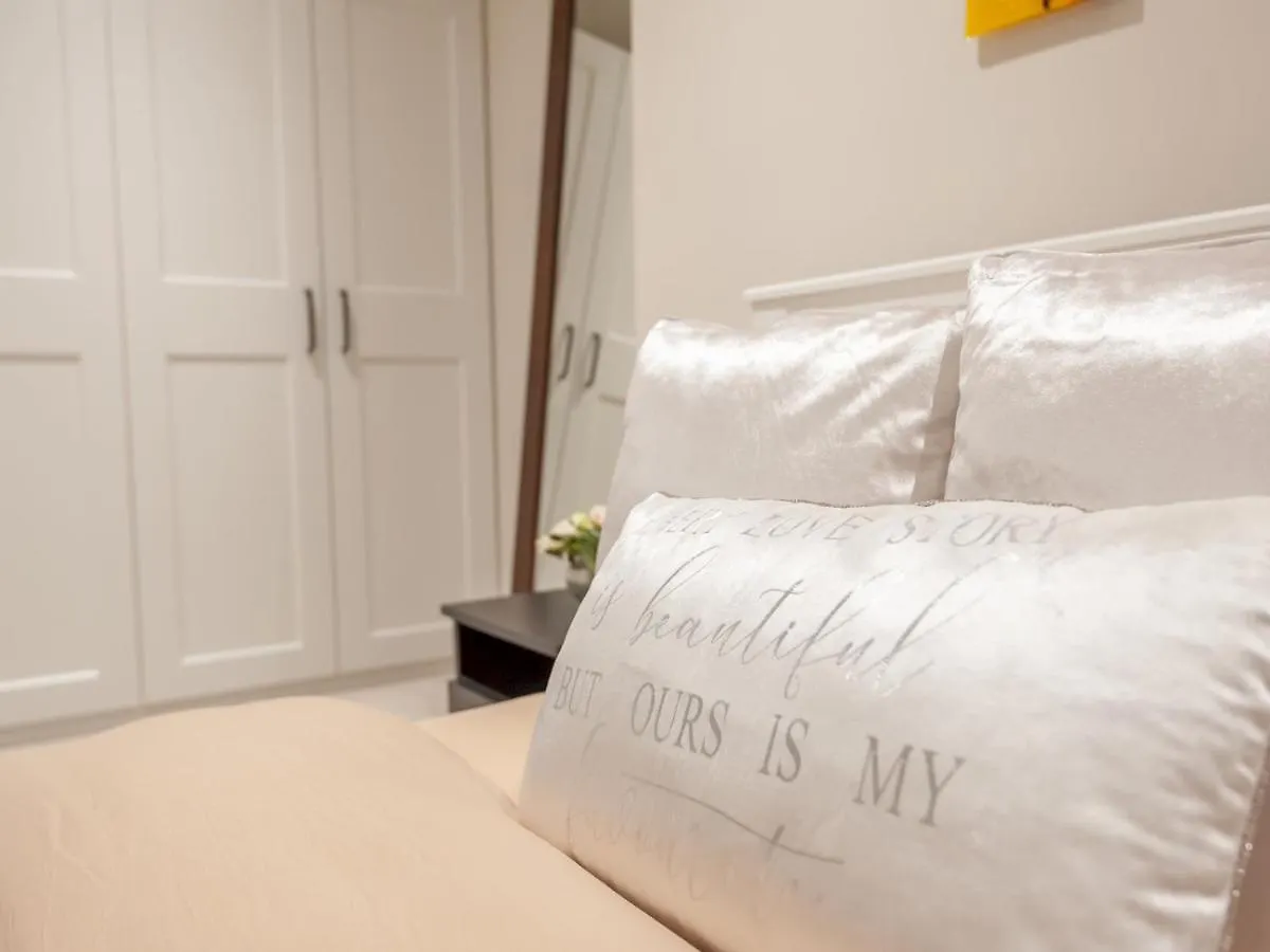 Luxury Pad Leeds Centre With Hot Tub Pass The Keys Apartment 0*, Leeds (West Yorkshire)