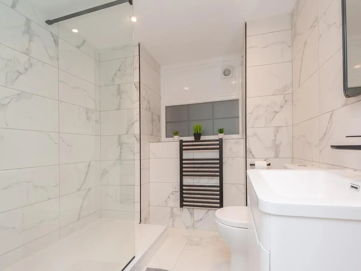 דירות Luxury Pad Leeds Centre With Hot Tub Pass The Keys