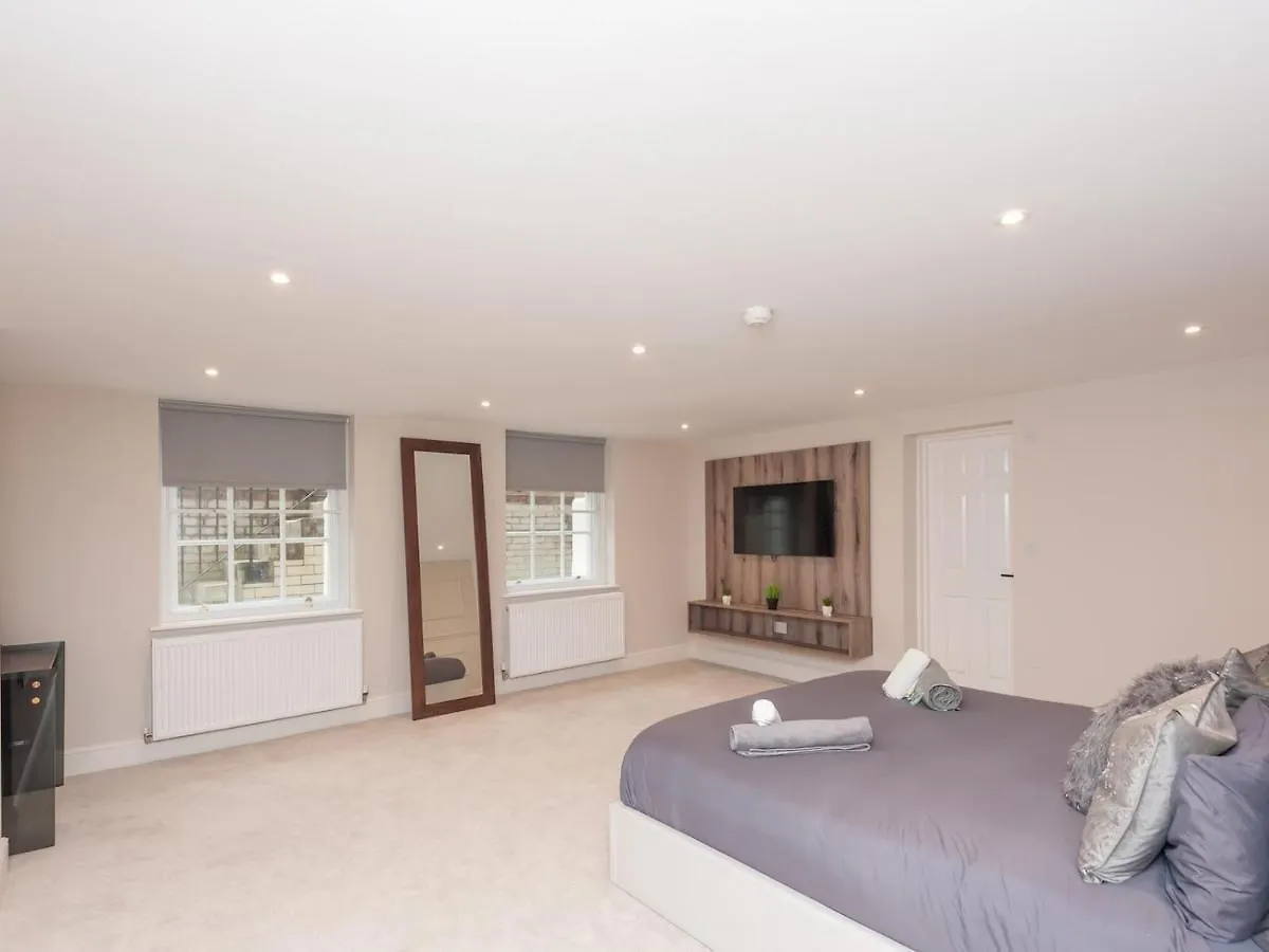 דירות Luxury Pad Leeds Centre With Hot Tub Pass The Keys 0*, לידס