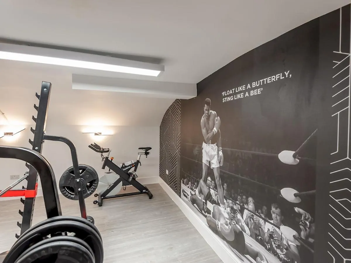 דירות Luxury Pad Leeds Centre With Hot Tub Pass The Keys