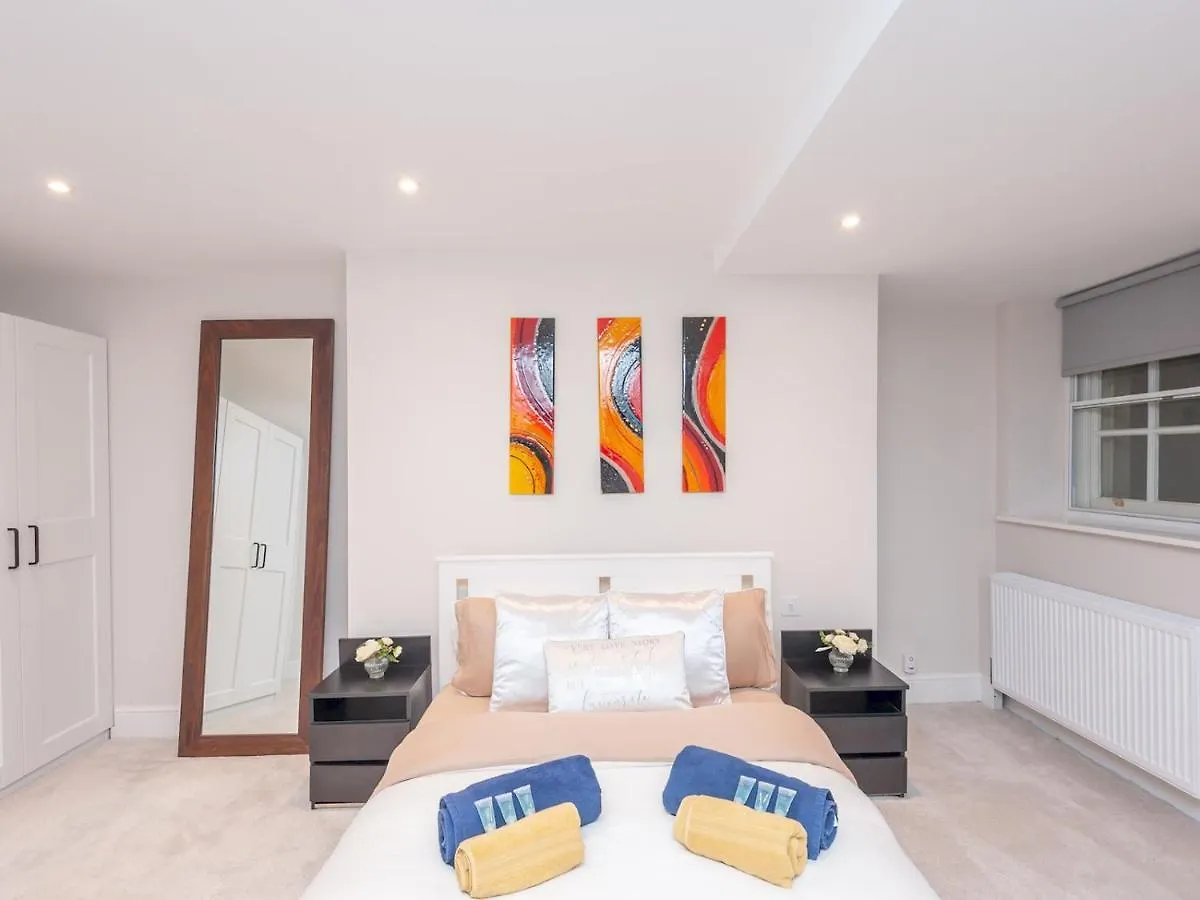 דירות Luxury Pad Leeds Centre With Hot Tub Pass The Keys