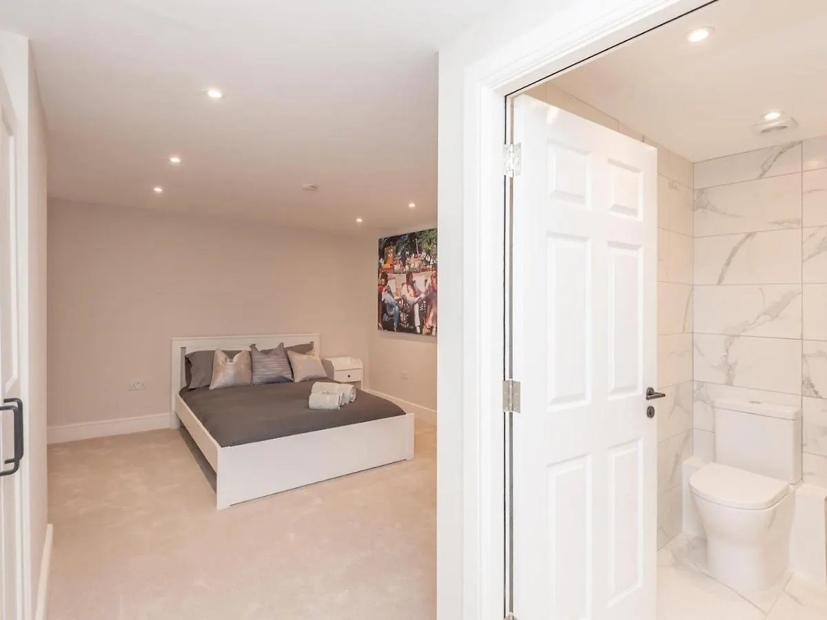 דירות Luxury Pad Leeds Centre With Hot Tub Pass The Keys