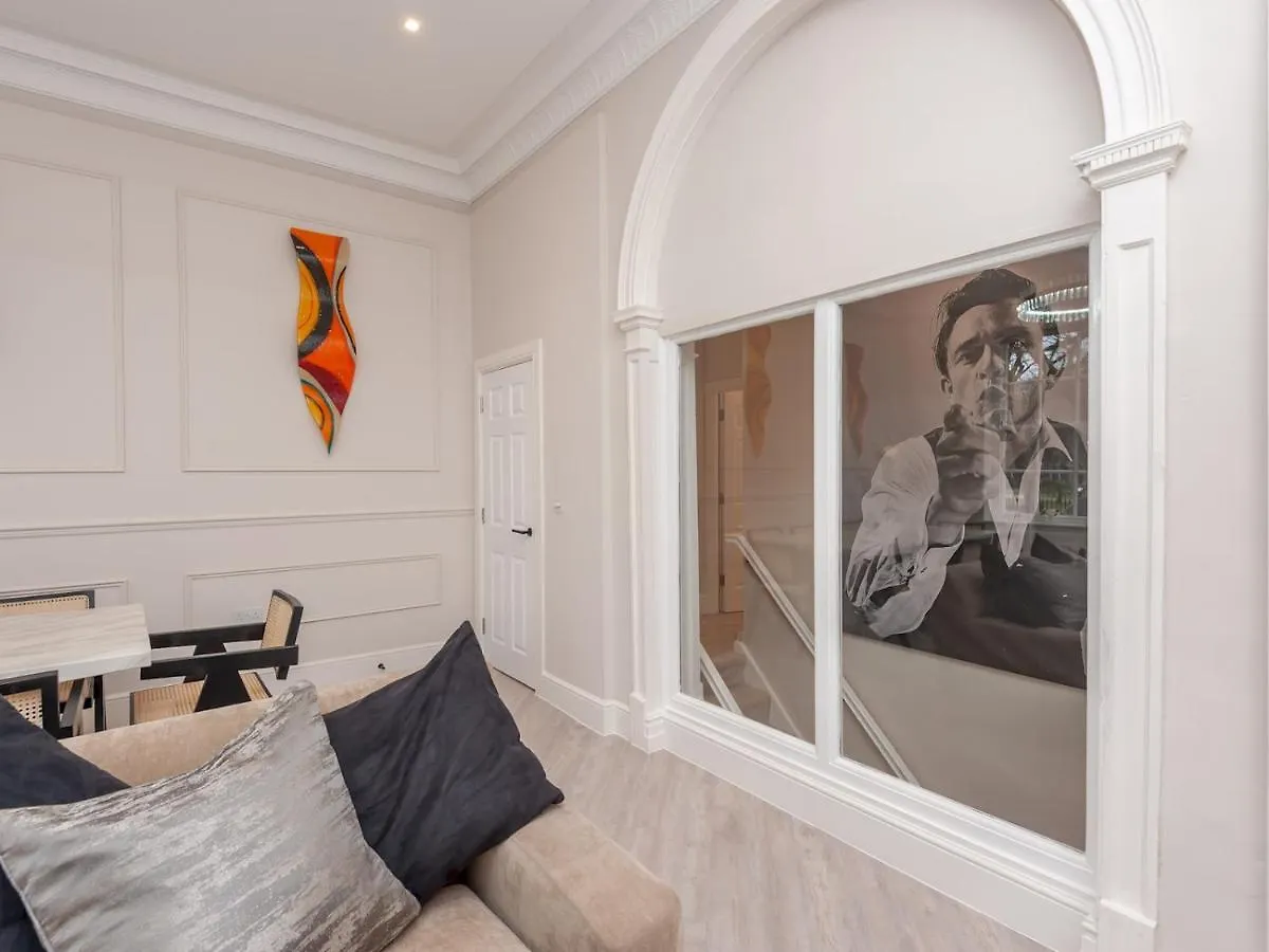 דירות Luxury Pad Leeds Centre With Hot Tub Pass The Keys  לידס