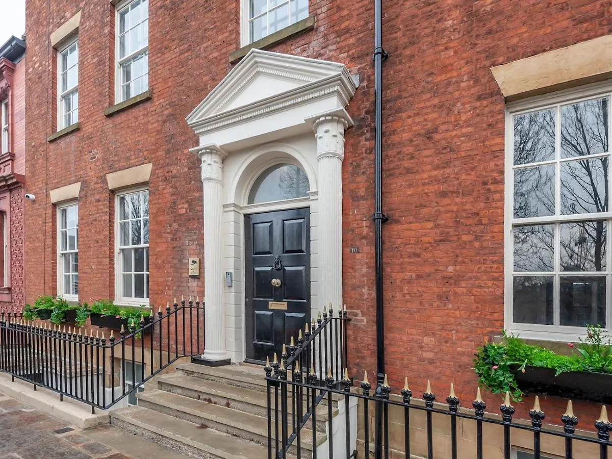 Luxury Pad Leeds Centre With Hot Tub Pass The Keys Apartment
